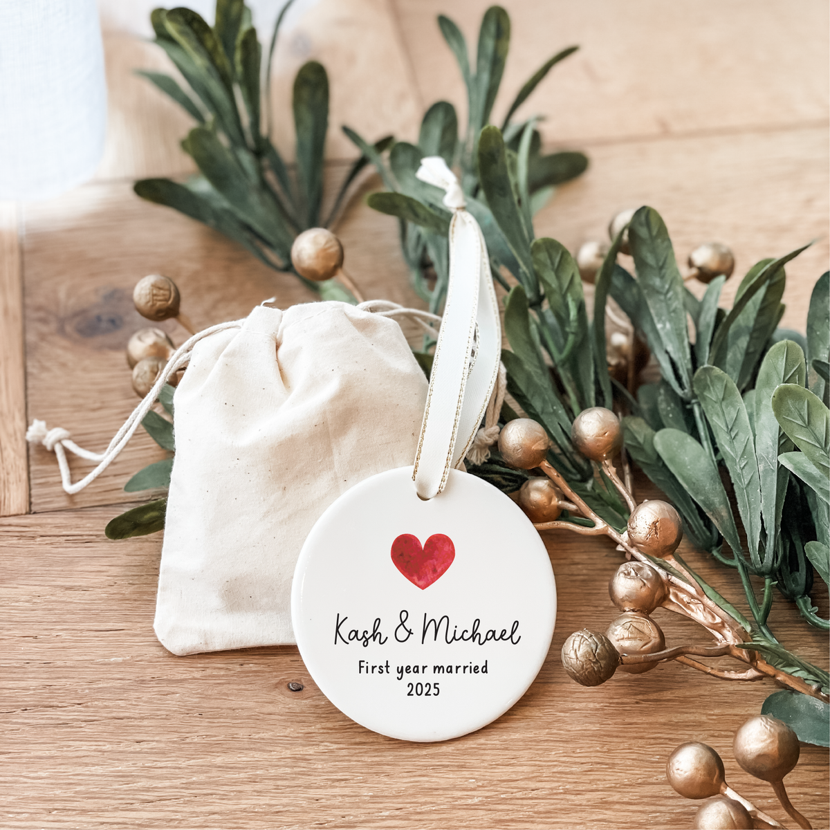 Classic Christmas Ceramic Decoration - Circle - Heart