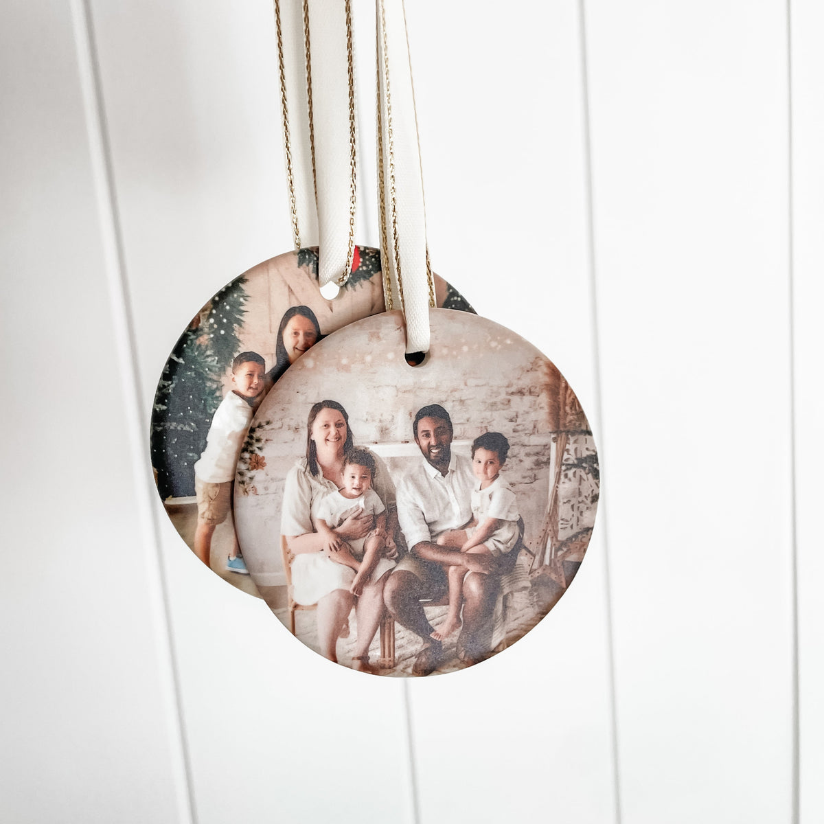 Classic Christmas Ceramic Decoration - Circle - Photo