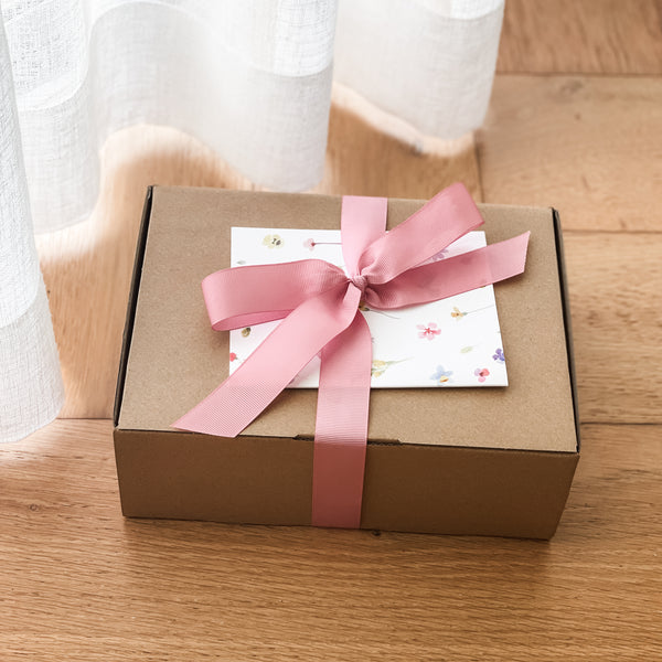 Mother’s Day ‘Love Grows Here’ DIY Gift Bundle - Rectangle Planter (unable to ship to WA, NT and TAS)