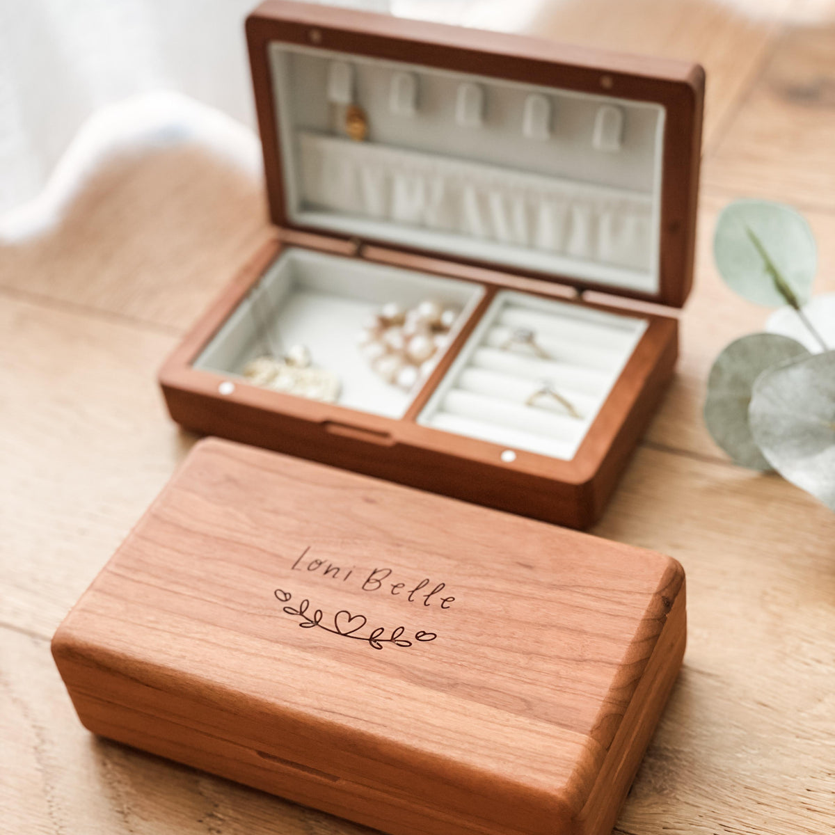 Personalised Wooden Jewellery Box - Heart Garland - Etched