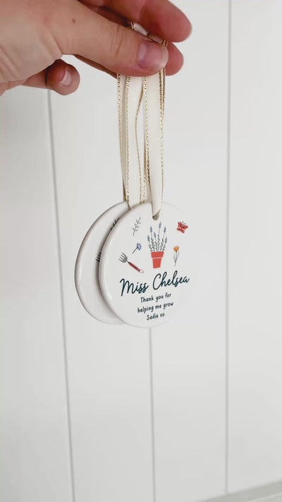 Classic Christmas Ceramic Decoration - Circle - Gardening
